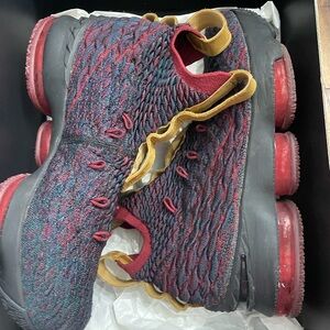 Size 6Y LeBron XV (GS) Atomic teal/black/team red